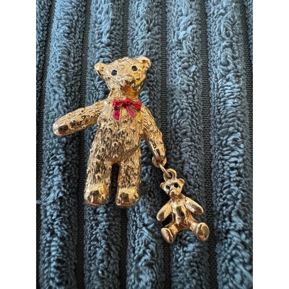 Gold Tone Teddy Bear Mom and Baby Brooch‎ Pin Red Bow Rhinestone Eyes
